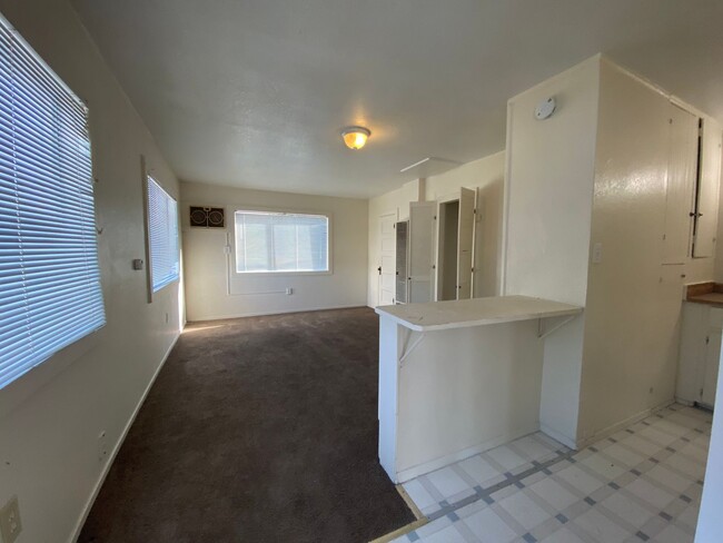 Building Photo - 725 1/2 Kern St Apt B -- West Valley Real ...