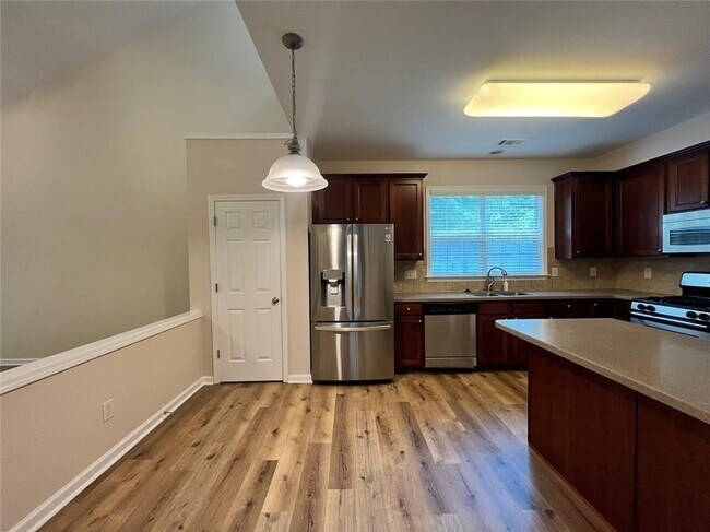 Building Photo - 3473 Stoneham Dr NW