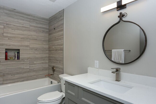 Building Photo - Beautiful 4 bed, 4 bath with garage in Fri...