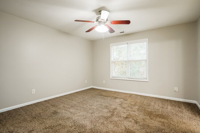 Building Photo - 146 Willowbrook Cir