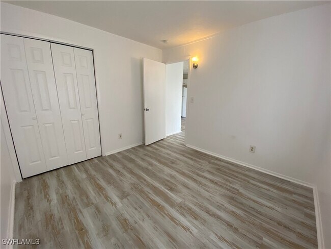 Building Photo - 3213 Jeffcott St