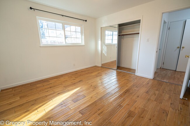 Building Photo - 2211 Pacific Ave