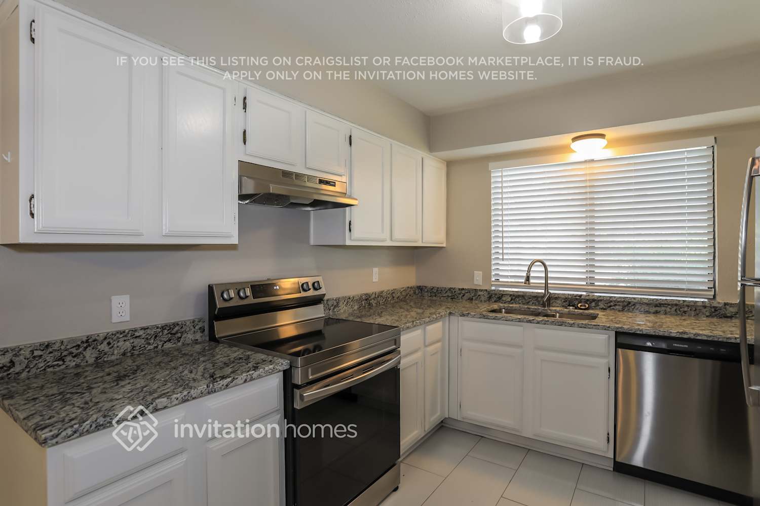 Building Photo - 2430 Bentley Dr