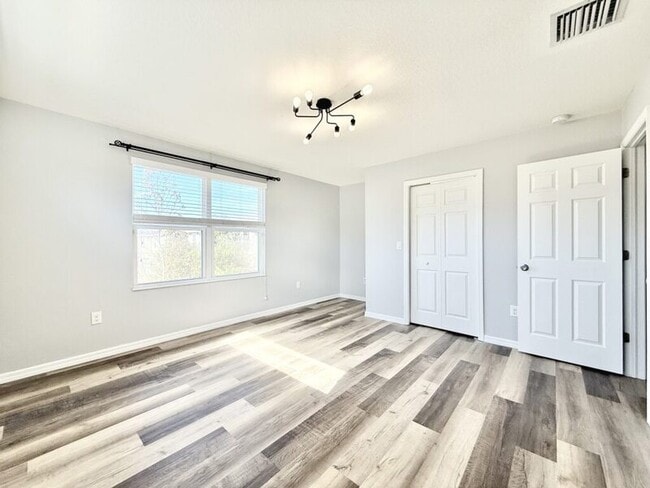 Building Photo - 7031 White Treetop Pl