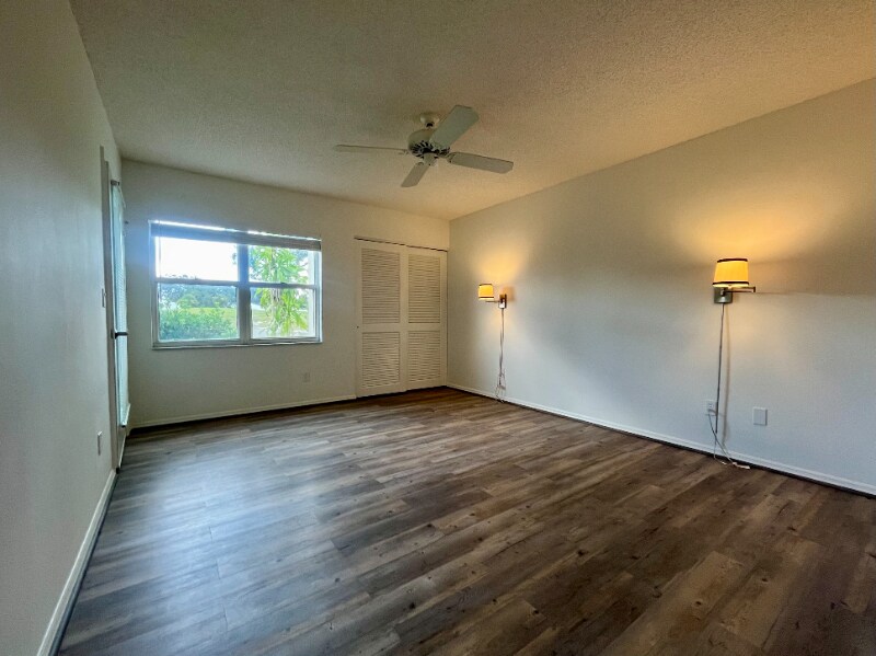Building Photo - 431 Cerromar Ln