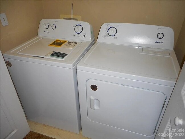 Building Photo - 8419 Chaceview Ct