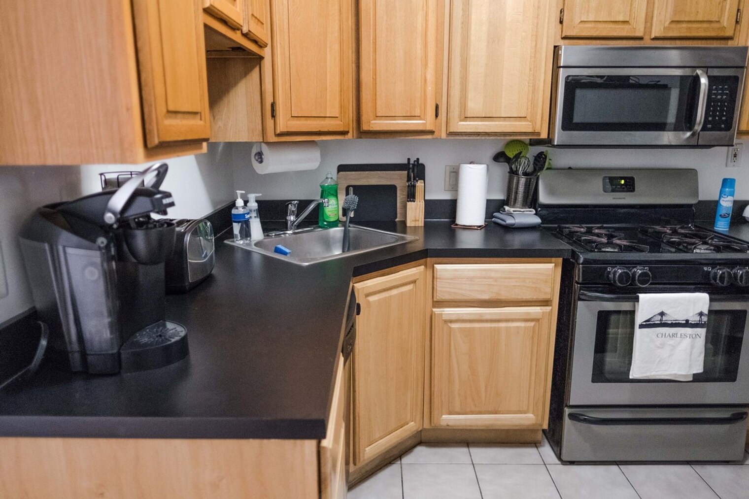 Building Photo - 305 E 104th St