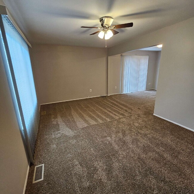Building Photo - Updated 2 Bed Ranch Condo w/ Garage in Chesterfield, Prime Location