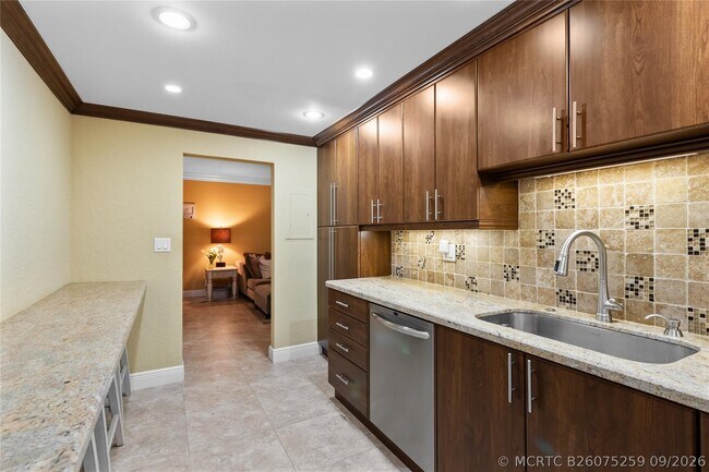 Building Photo - 4250 Galt Ocean Dr