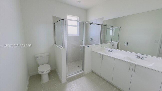 Building Photo - 2755 SE 25th Ave