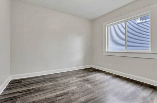 Building Photo - 1364 S Champion Ave