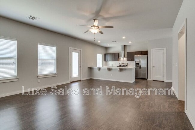 Building Photo - 17604 Sunny Hollow Rd