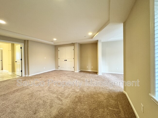 Building Photo - 11877 NW Cedar Ct