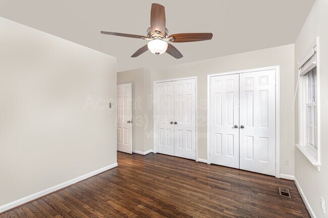 Building Photo - 449 Old Town Ct