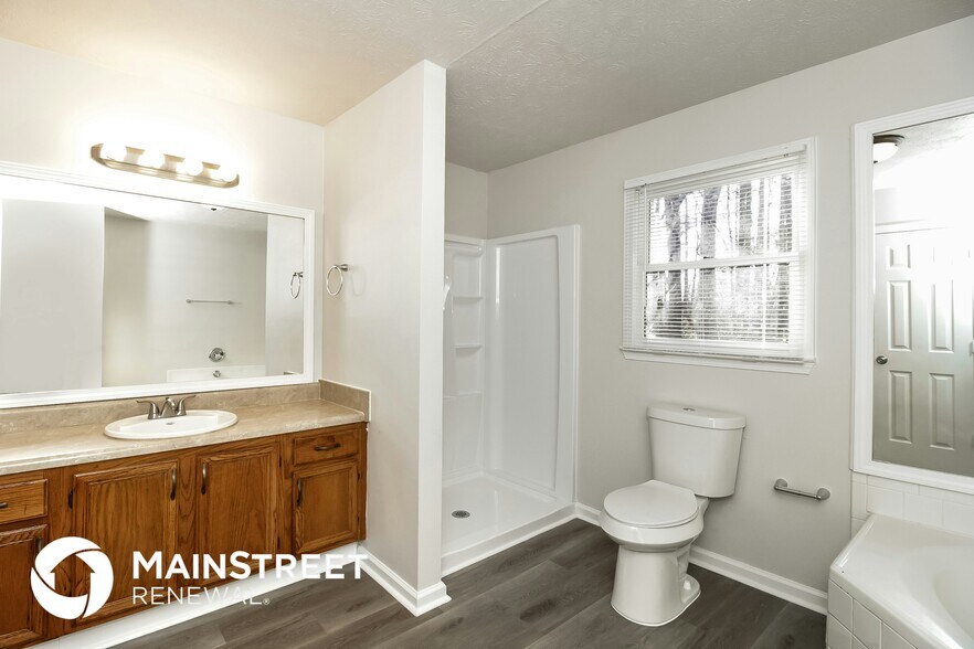 Building Photo - 413 Oak Landing Dr