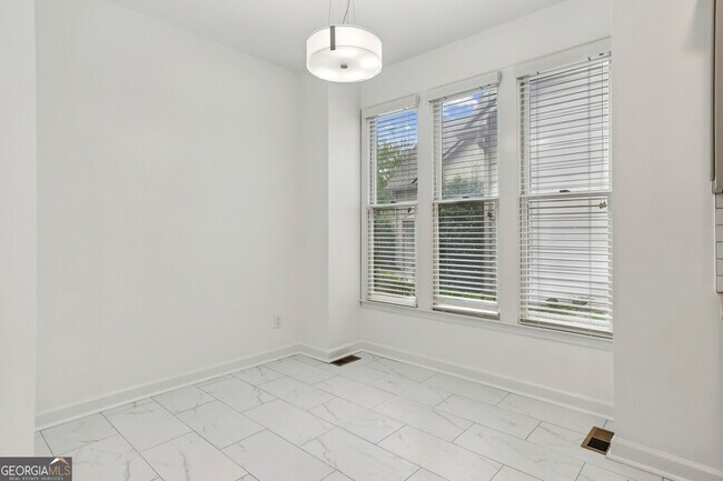 Building Photo - 3740 Ashford Point