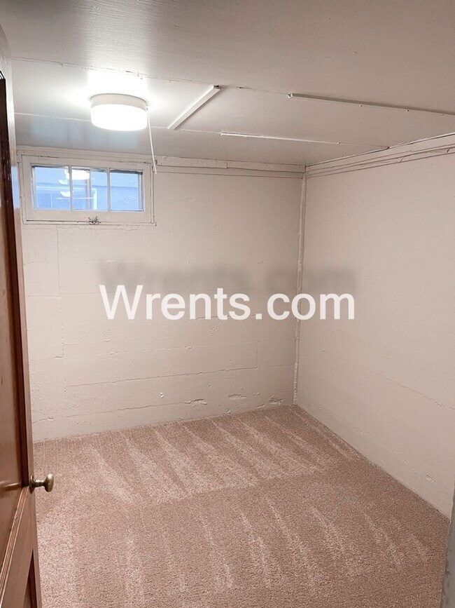 Building Photo - New home is a