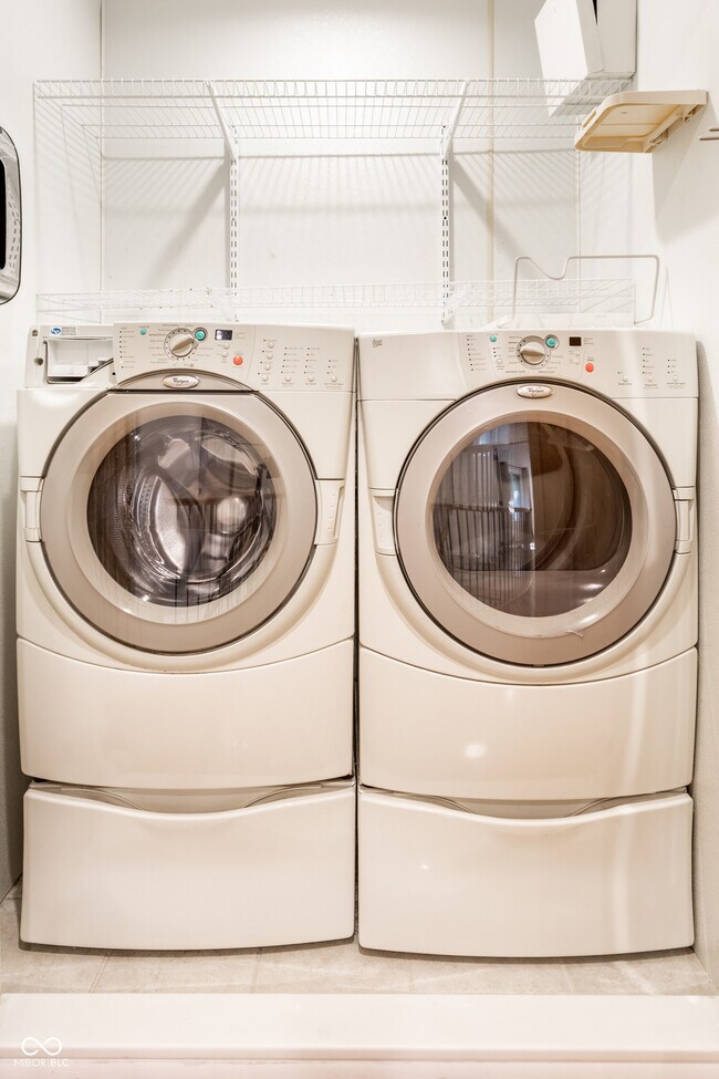 Building Photo - 5758 Wildwood Ave