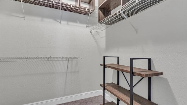 Building Photo - 713 Mainsail Dr