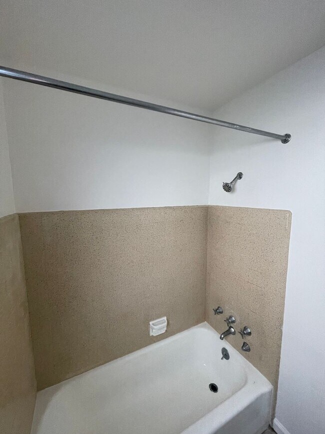 Building Photo - 25 Duane St