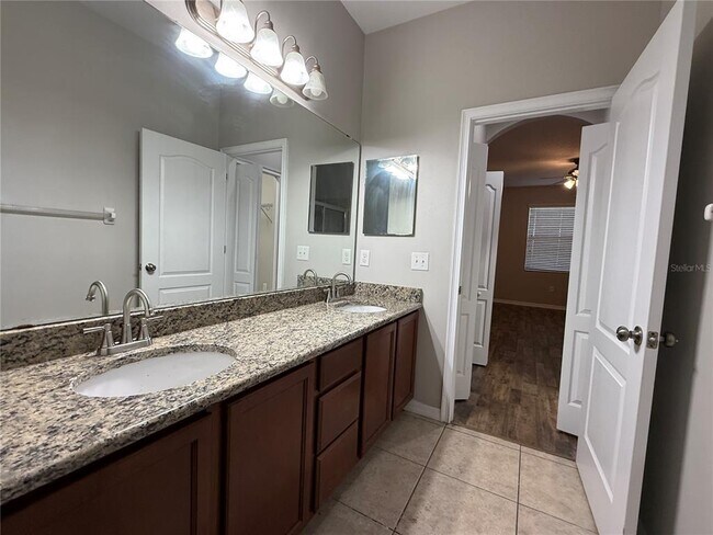 Building Photo - 5612 Aral Dr