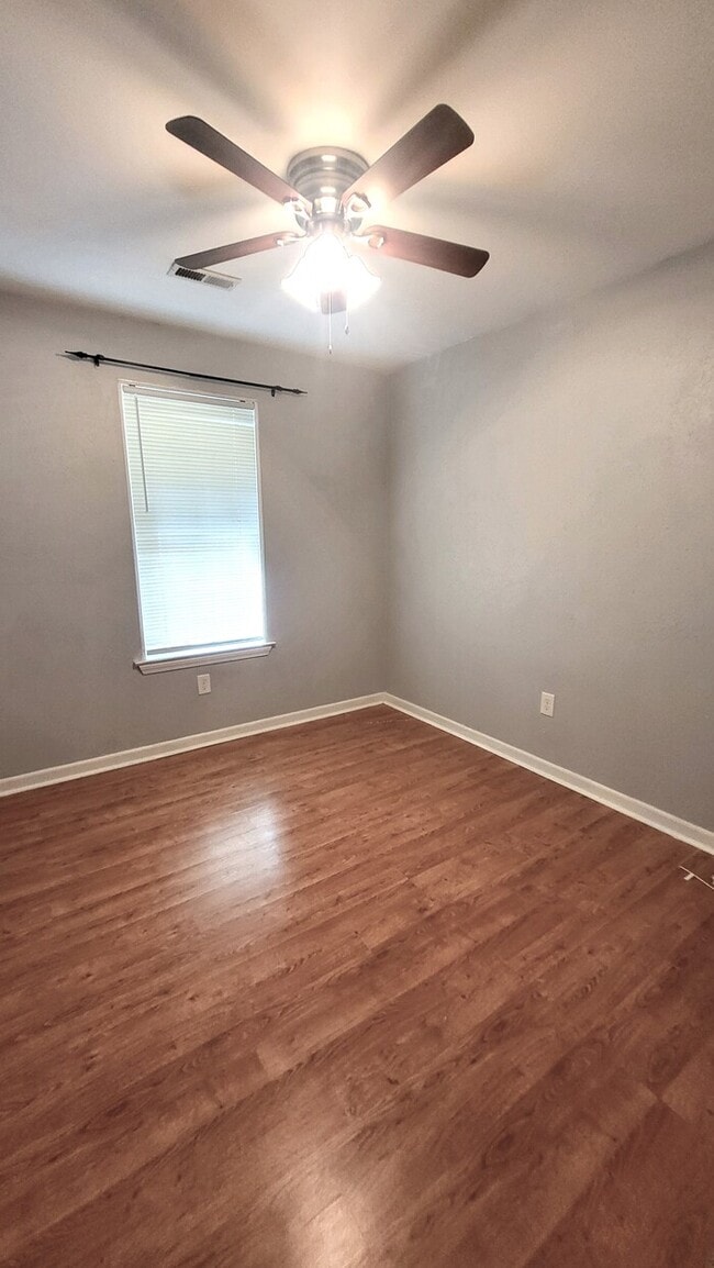 Building Photo - Available Now: Three Bedroom House in Tayl...