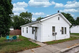Building Photo - 102 1/2 Home Avenue
