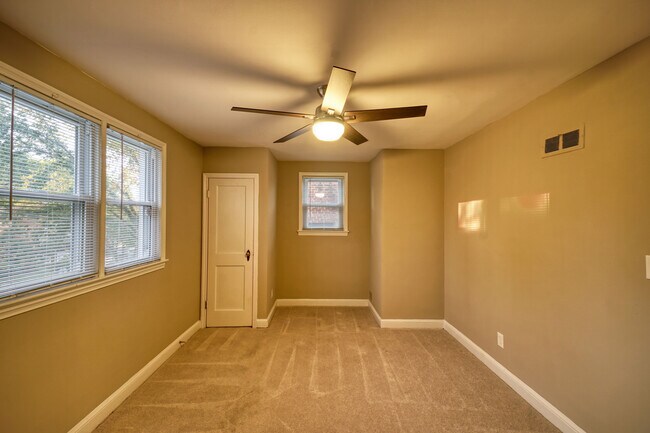 Building Photo - 28 54th St SE