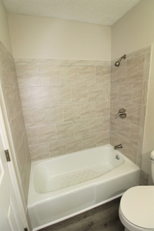 Building Photo - Remodeled Ranch Home in Steele Creek!