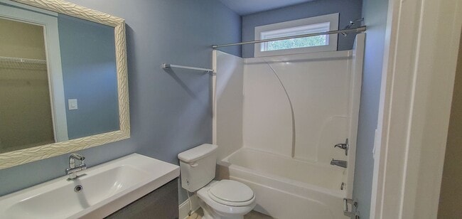 Building Photo - Luxury Student Living- 4BR/4BA Townhome Near UGA (Available Fall 2026)