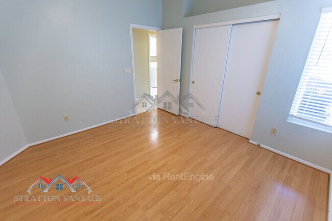 Building Photo - 4725 E Brown Rd