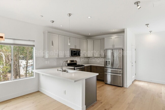 Building Photo - 4147 Bachman Pl