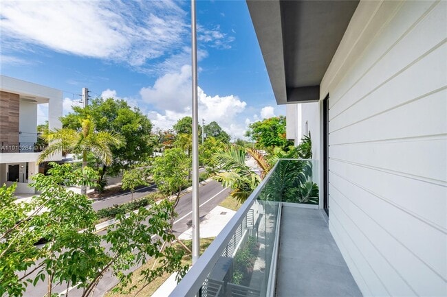 Building Photo - 3258 Bird Ave