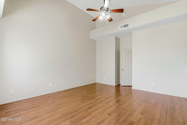 Building Photo - 1445 Paseo De Flor St