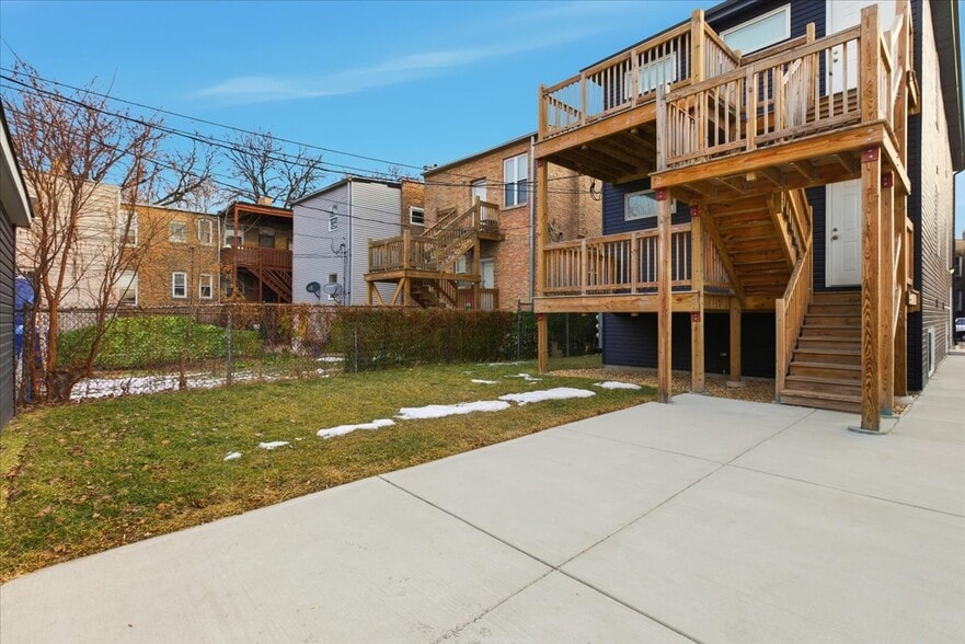 Building Photo - 1048 N Lawndale Ave