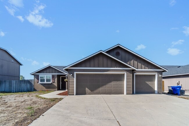 Building Photo - Single Family Home In Airway Heights!!