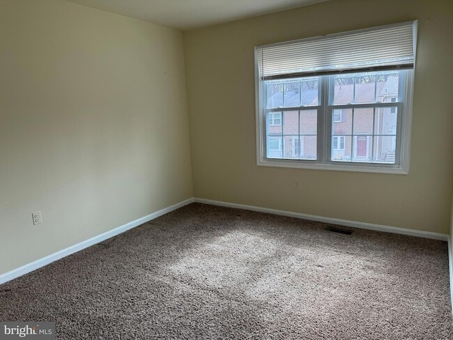 Building Photo - 9 Autumn Hill Way