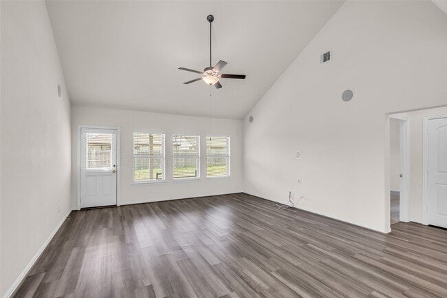 Building Photo - 28130 Aspen Horizon Dr