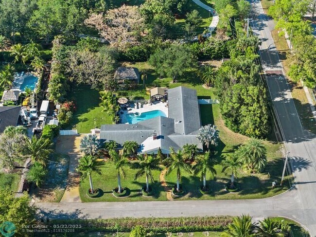 Building Photo - 4501 Briarcliff Ln