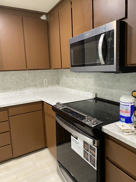 Building Photo - 3253 SE Goldmaur Ct