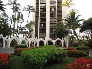 Building Photo - Waikiki - Liliuokalani Gardens: A Studio, ...