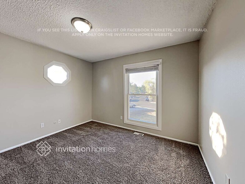 Building Photo - 9764 Columbine Ct