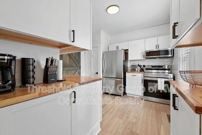 Building Photo - 61 E 7th Ave