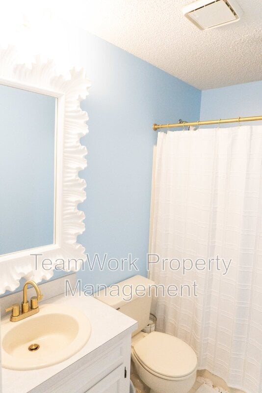 Building Photo - 827 Harbor Pl Dr