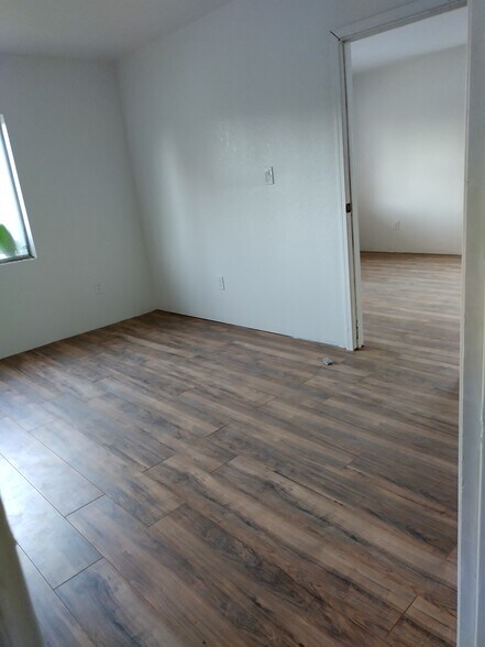 Building Photo - 265 S 21st St