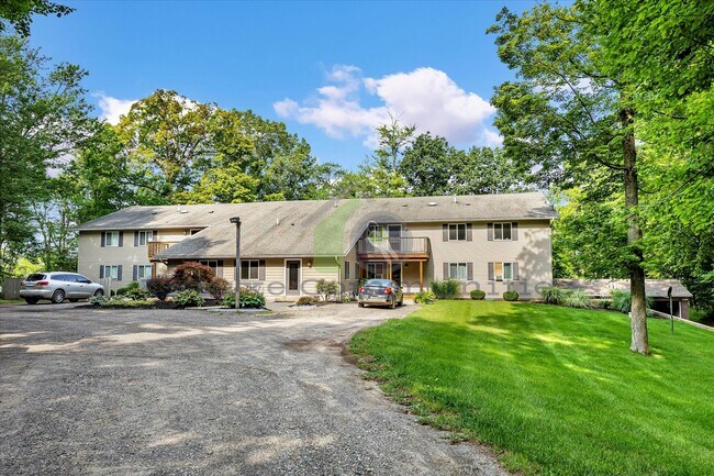 Building Photo - Beautiful 3 Bedroom in Alto – Updated, Spa...