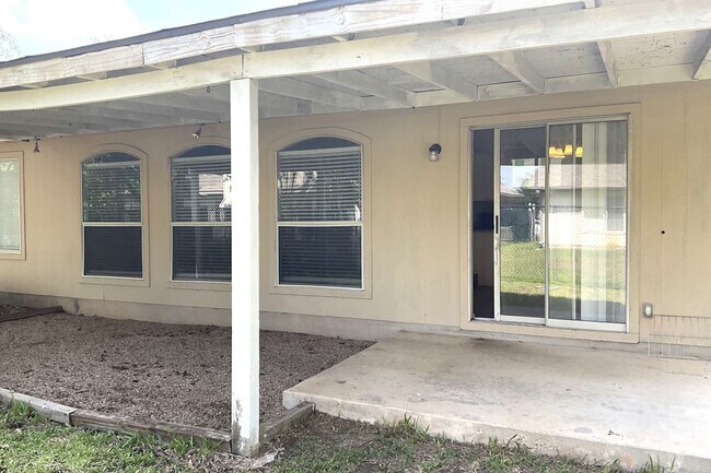 Building Photo - 2604 Hill Street Cove