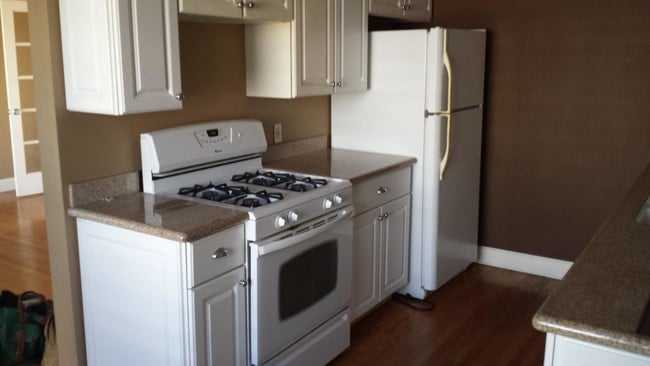 Kitchen - 1311 E 1st St