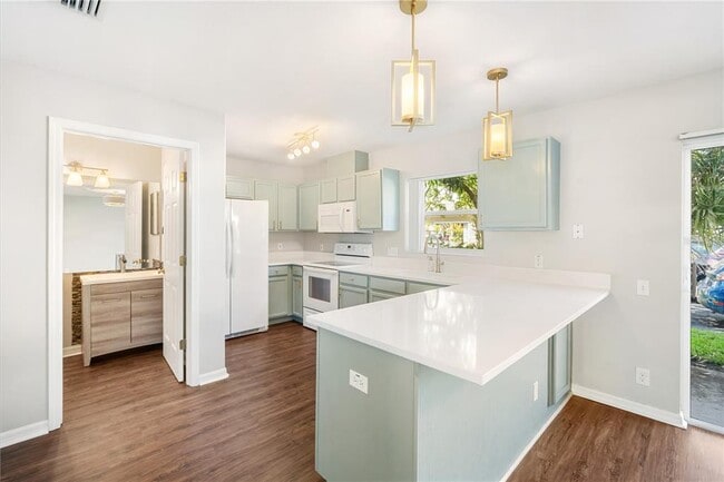 Building Photo - 8001 Boone Dr