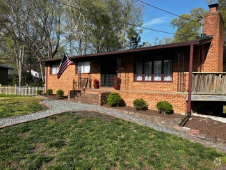 Building Photo - 156 Barksdale Dr